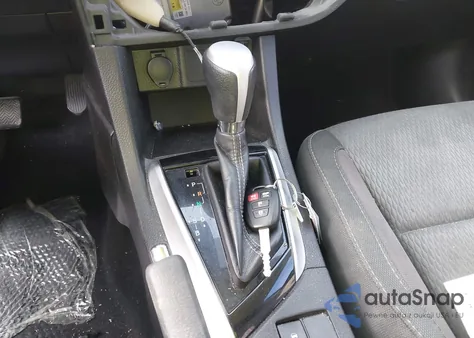 2017 Toyota Corolla Le z USA, uszkodzony, nr VIN 5YFBURHE4HP608414